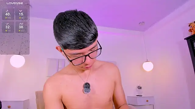 Chat XXX en directo de CodyTwink