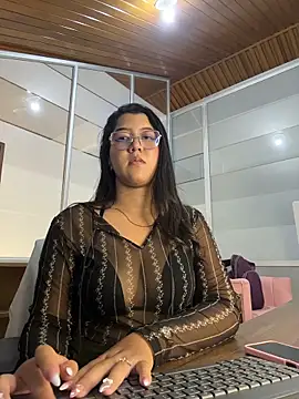 Chloe_Thomsoon_ Chat XXX live