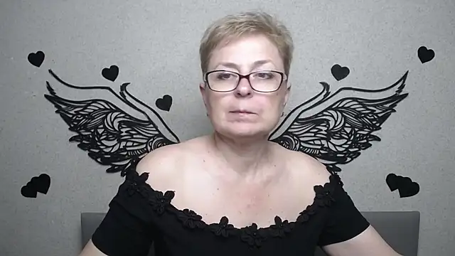 EmiliaGree's Live XXX Chat