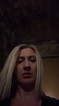 XXX chat uživo modela HOTLadyluna