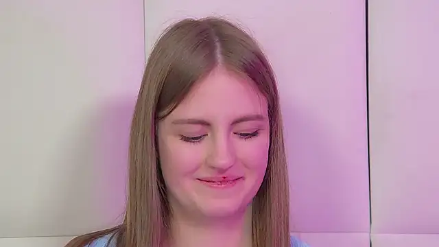 Онлайн чат XXX SofiaSarvains