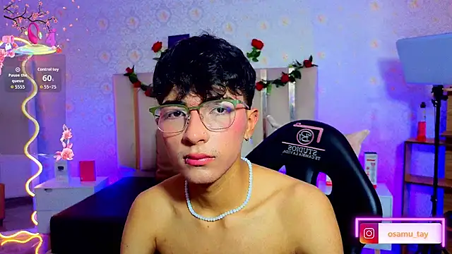 osamu_tay élő XXX-chatje