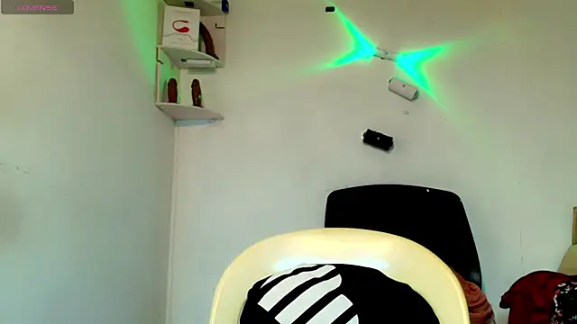 Вебкам-шоу WildSexCum69HugeCOCK