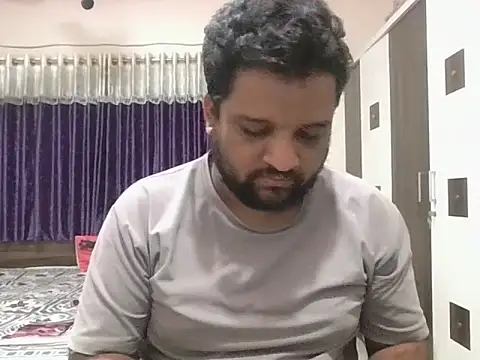 dhruv_love élő XXX-chatje