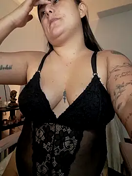 Chat +18 de EmaTramel1 ao vivo
