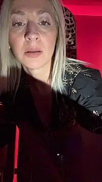 HOTLadyluna 在線直播表演