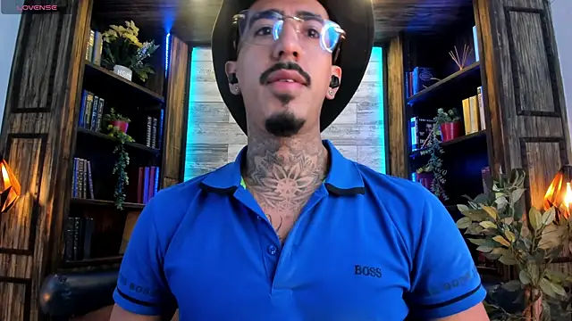 הופעת וובקאם של Donovan_Desmond