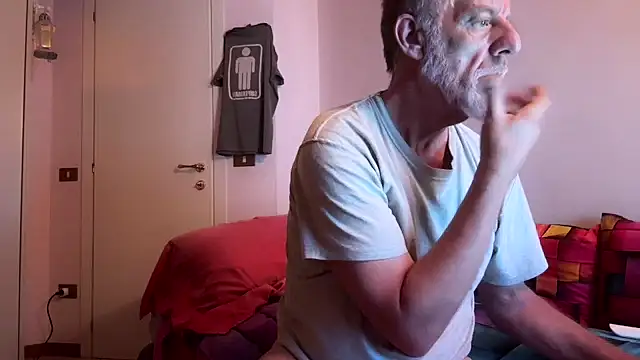 PierPesaroX's Live XXX Chat
