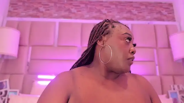 Chat XXX en directo de ShaniaBrownn
