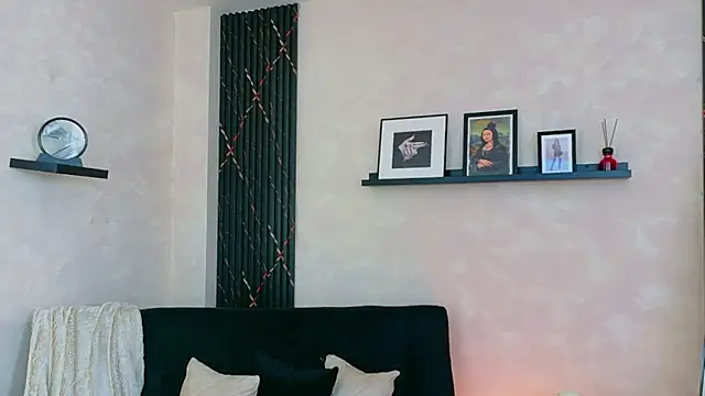 EmmyEvans1's Live XXX Chat