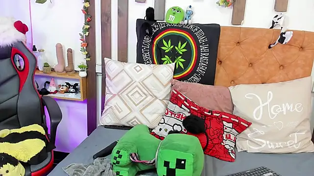 MeowMota_ Pertunjukan Webcam