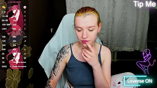 Chatroom XXX en direct de MeganNewCat