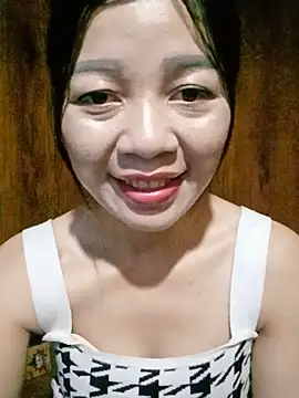 Yiyi102300 Cameră chat live