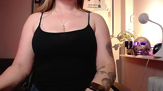 holly_xglam: απευθείας συνομιλία ΧΧΧ