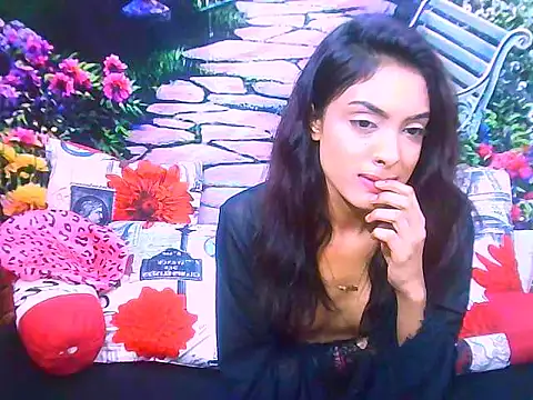 IndianPretty14u2Luv Adlı Modelin Canlı XXX Sohbeti