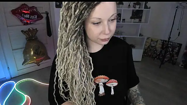 HoneySallyMoore's Live XXX Chat