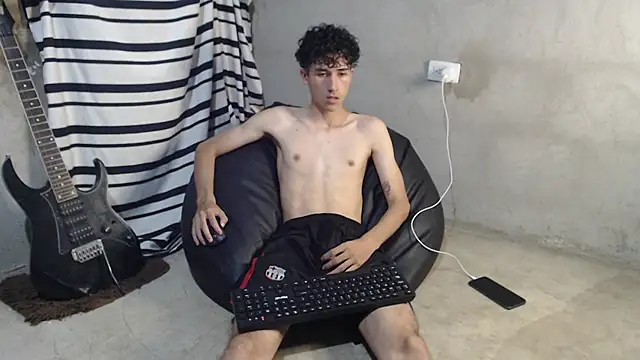 Czat XXX na żywo – Johnny_cagee_