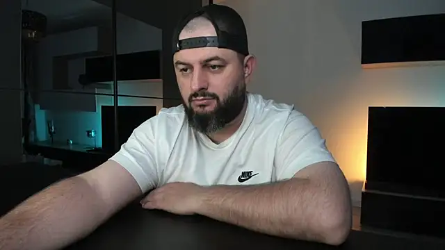 Živý XXX chat DravenPeak