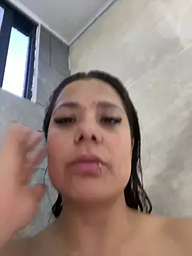 Pretty__MilfのライブXXXチャット