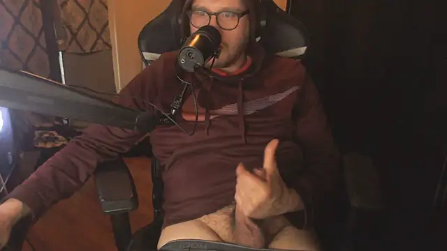 chicostick413 Show in webcam