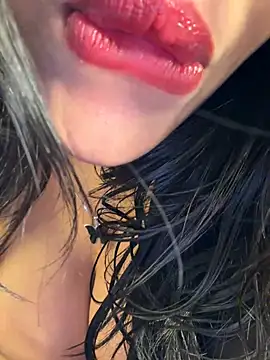 KARISHMA-STRIP's Live XXX Chat