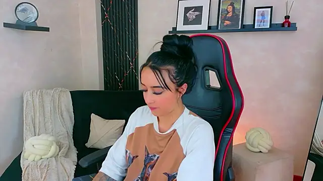 EmmyEvans1 Live XXX-Chat