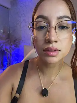 Chatroom XXX en direct de Yelena_Miller1