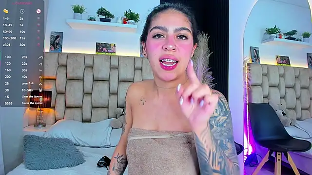little_sophie18 Pertunjukan Webcam