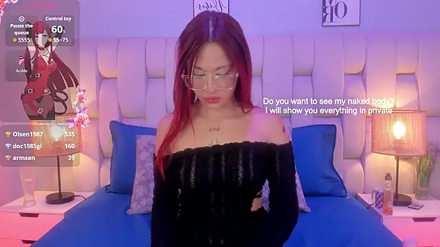 SkinnyFoxy live XXX chat