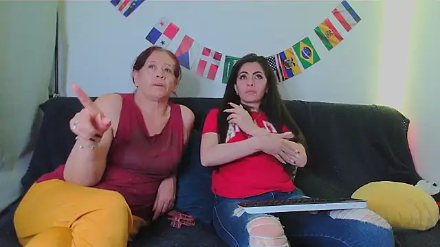Chatroom XXX en direct de Erzsi-Moon