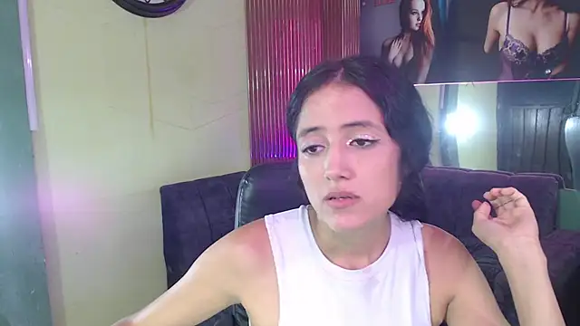 emily_rz1's Live XXX Chat