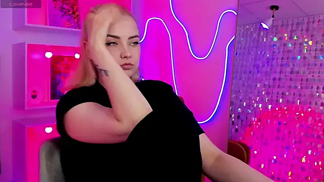 StephanieSweety Adlı Modelin Canlı XXX Sohbeti