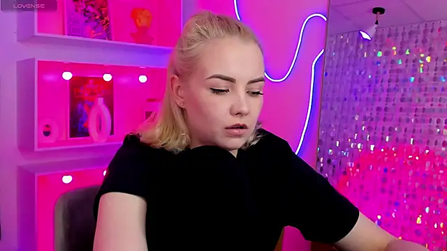 צ'אט XXX בשידור חי של StephanieSweety