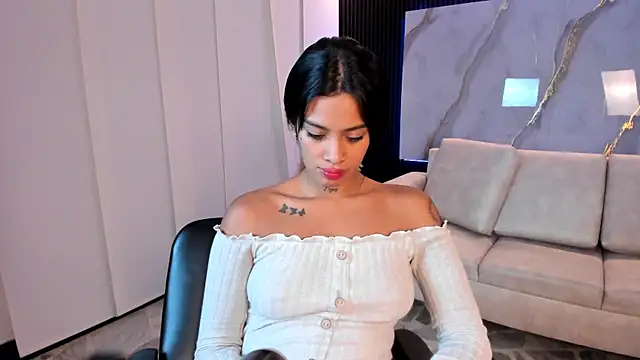 Chatroom XXX en direct de Saara_Corraless