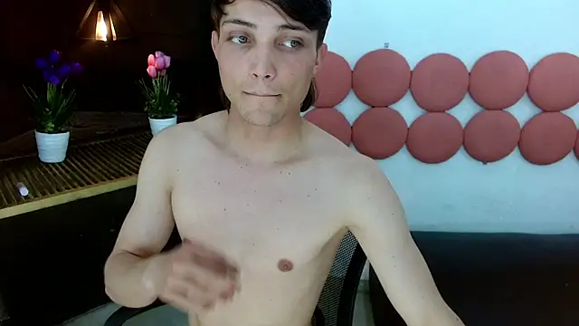 Онлайн чат XXX MaxxLouis