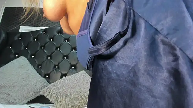 LilithBoneth's Live XXX Chat