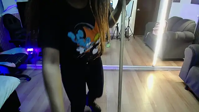 Ebony_rizon 现场XXX聊天