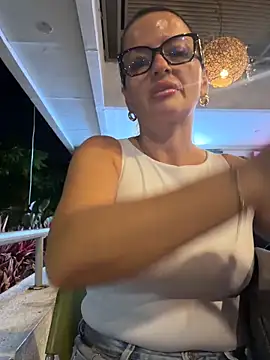 CioniWeiss: απευθείας συνομιλία ΧΧΧ