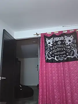 KratosAfroditacsのライブXXXチャット