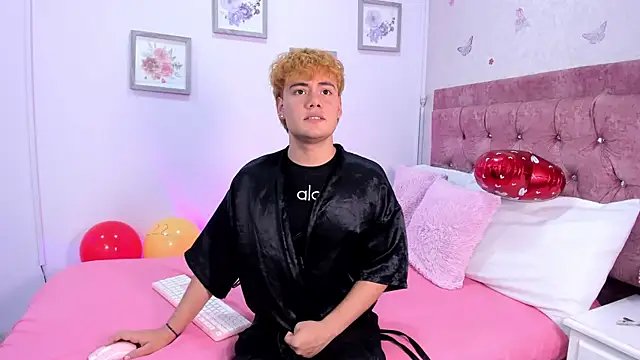 VeluniLiore: онлайн-секс-чат