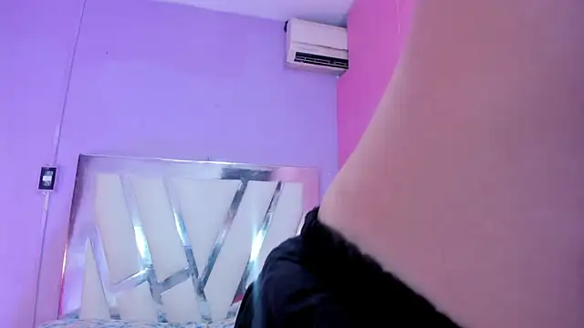kiara_sexyhot ওয়েবক্যাম শো
