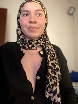 MatchedEyebrow live XXX chat