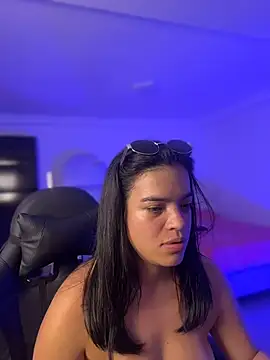 Chat +18 de JuanitaMore01 ao vivo