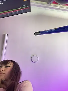 kira_ec's Live XXX Chat