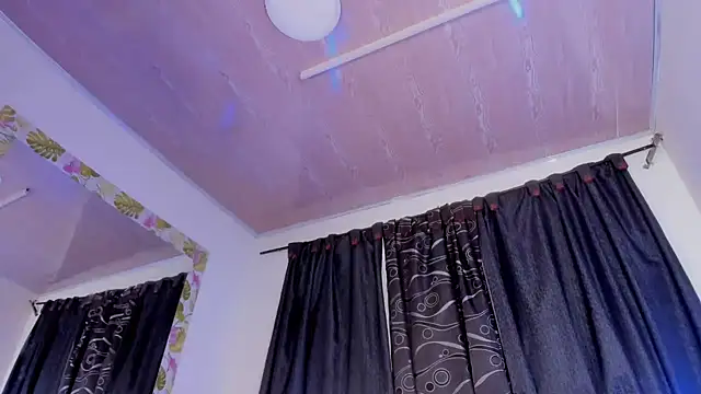 Strella_ferrera Webcamshow