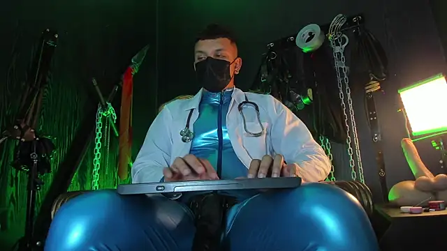 Master_Connor_BDSM Adlı Modelin Web Kamerası Şovu