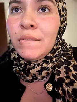 MatchedEyebrow's Live XXX Chat