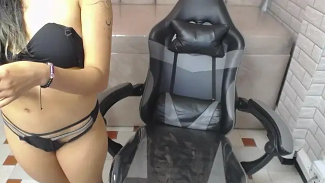 Czat XXX na żywo – Little_Samy_v