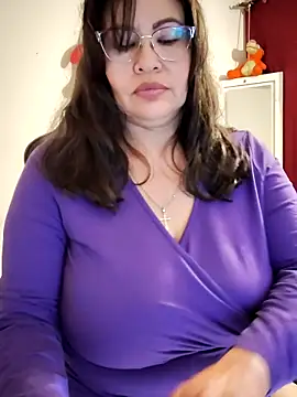 esmeralda_milf: онлайн-секс-чат
