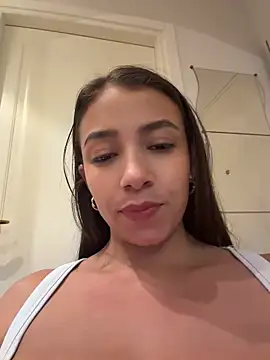 Hall_16 Chat XXX in diretta